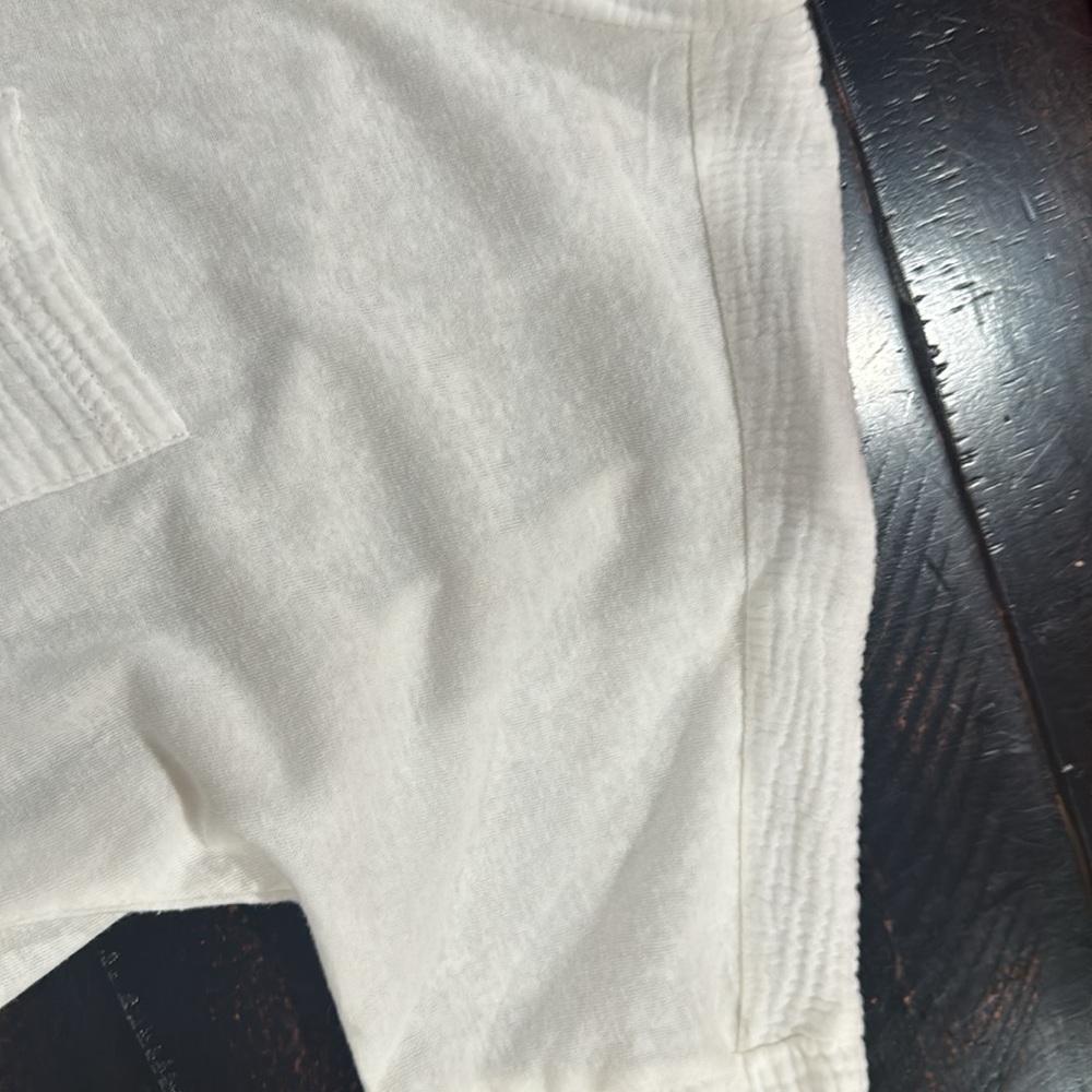 Fabrick VNeck Tee - Picture 4 of 5